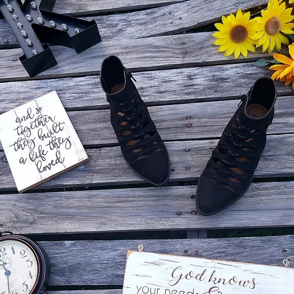 Qupid Black Summer Booties - Picture 7 of 8